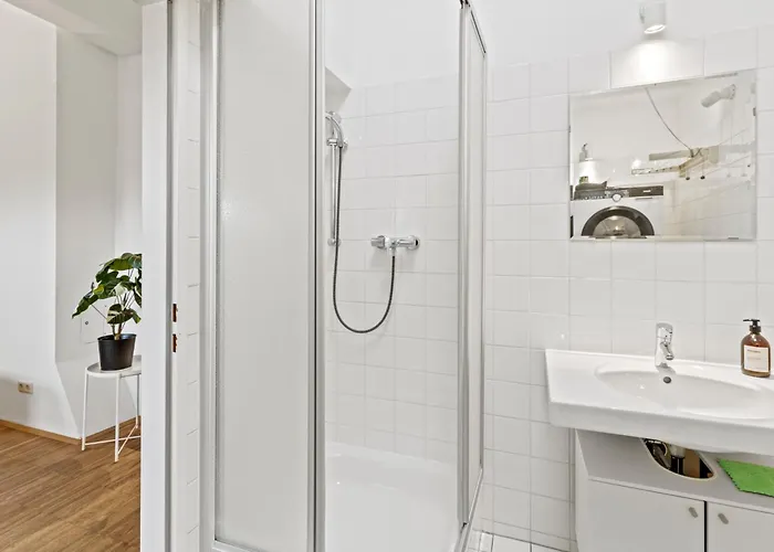 Long Term - 1br Near Stadthalle *